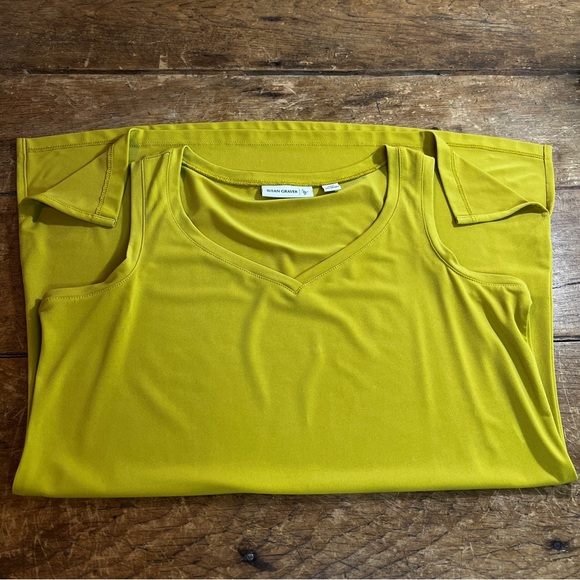 SUSAN GRAVER Tank V-Neck, Long, side slits, rich yellow-gold Size XXS - Picture 6 of 9